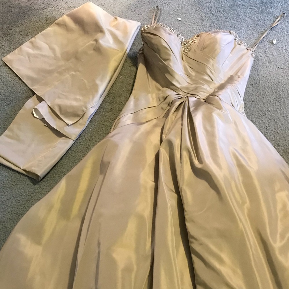 Mother-of-the-Bride dress - Picture 2 of 5