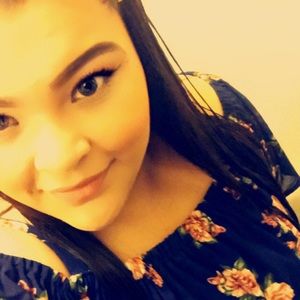 Meet your Posher, Alejandra