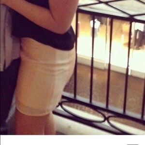 SALE ‼️🎉‼️ ⬇️ Pink sequin mini skirt