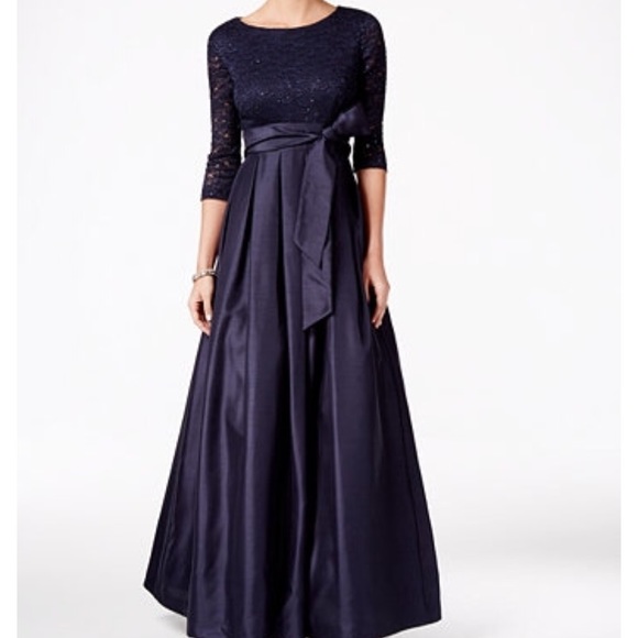 Jessica Howard Dresses & Skirts - Jessica Howard Lace A-line Gown