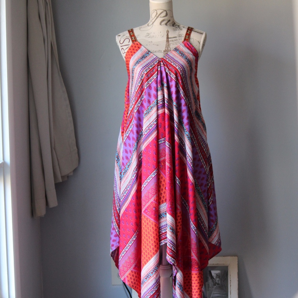 Gorgeous Bella Moda handkerchief dress size small