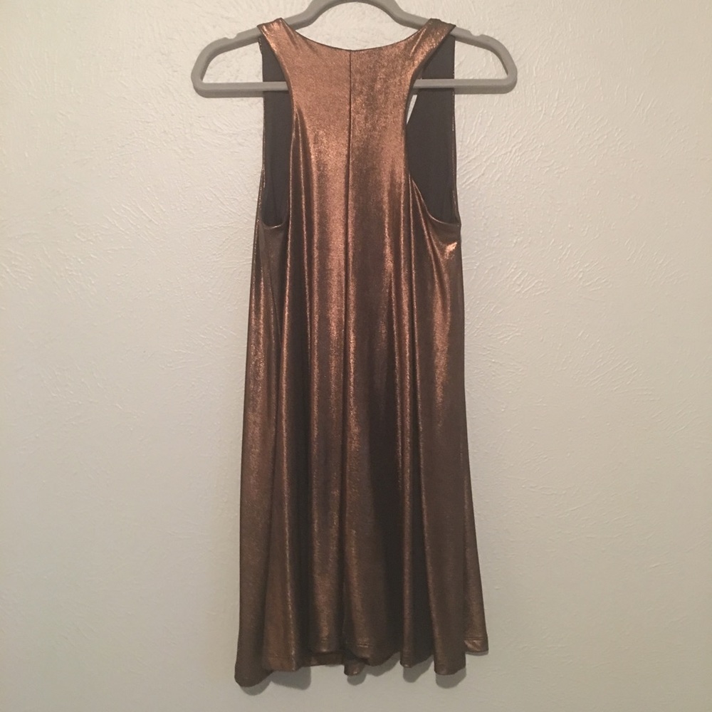 Metallic tank - Picture 2 of 3