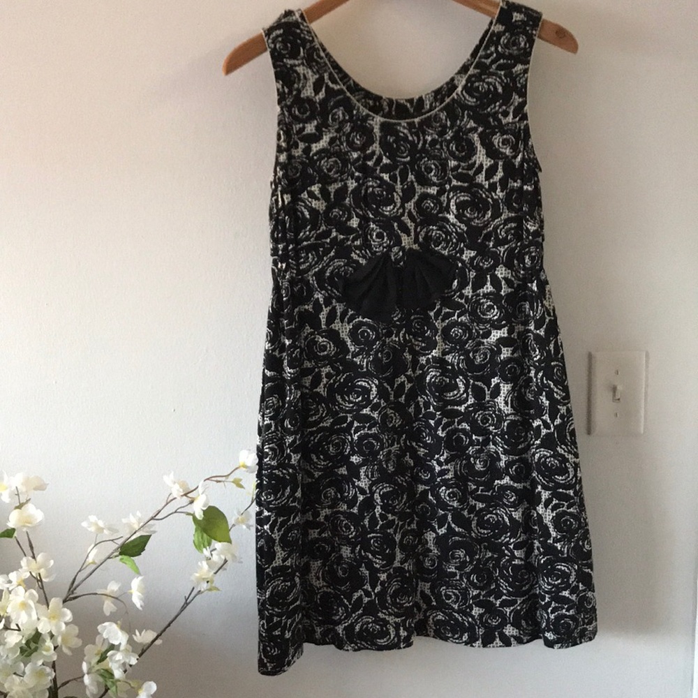 Black and white floral stretchy dress.