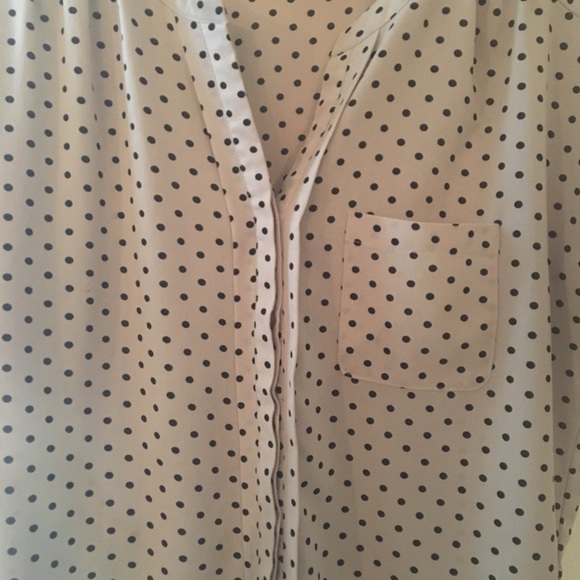 Apt 9 beige polka dot blouse- GREAT work basic! - Picture 2 of 5