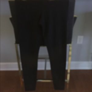 Ivivia (kids lululemon) new with out tag.