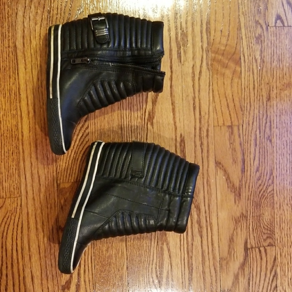 Ash Ankle booties