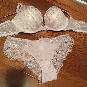 Lingerie bra and panty set