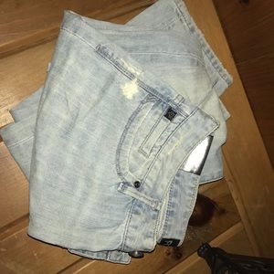 Light wash ripped skinny jeans