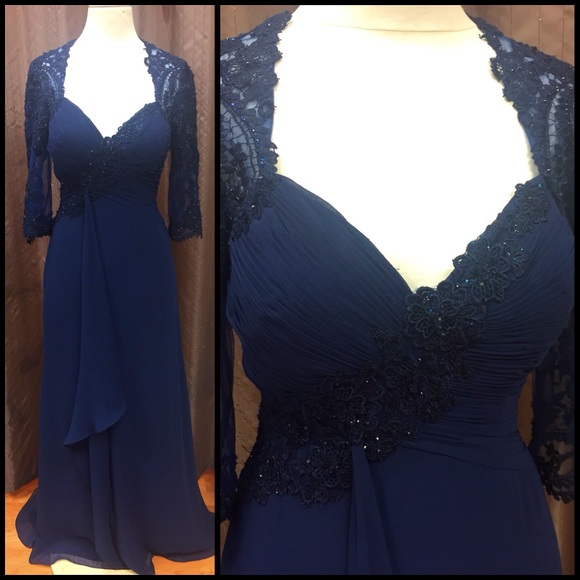 Mon Cheri Dresses & Skirts - Cameron Blake 3/4 Sleeve lace chiffon dress Sz 12