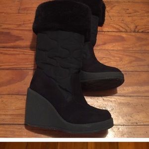 Black winter boots...faux fur lined