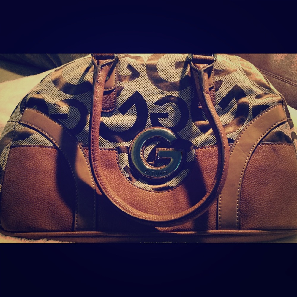 G by Guess medium size purse