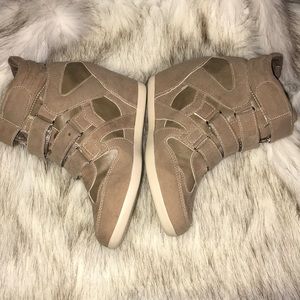 Taupe wedge sneakers