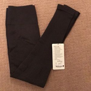 Lululemon zone in tight size 8