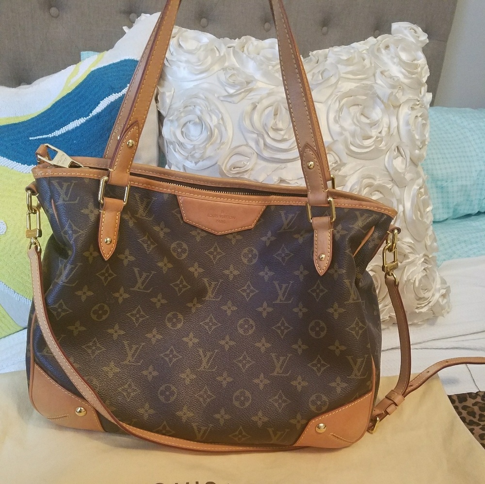 *Sold* Louis Vuitton Estrela MM