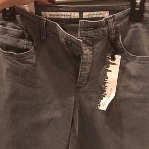 Straight Leg Slimming Jeans NEW