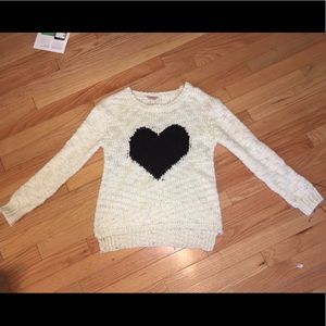 Thick ivory sweater with black heart