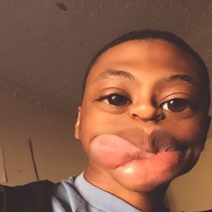 Meet your Posher, Derrick