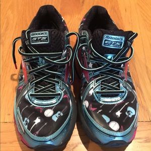 Brooks running shoes. 8.5 Marathon Series