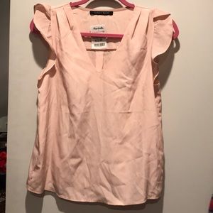 🍀 SALE NWT Blush blouse with flutter sleeves