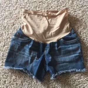 Maternity shorts