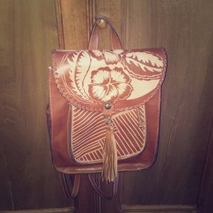 Flower-etched Back-pack