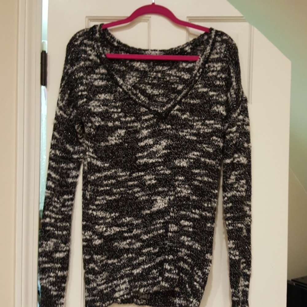 Sparkly Blackn White AEO Sweater size L Soft EUC