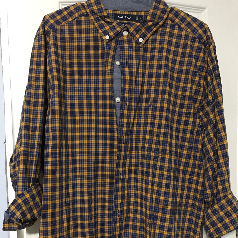 Nautica Men's Classic Fit Button Down Shirt