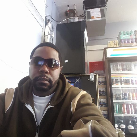 Meet your Posher, Geoffrey - Picture 1 of 1