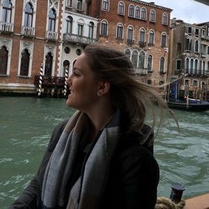 Meet your Posher, Clare