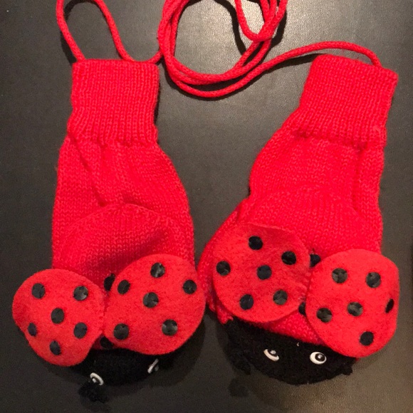 Ladybug 🐞 scarf and mittens set for kids. - Picture 2 of 4