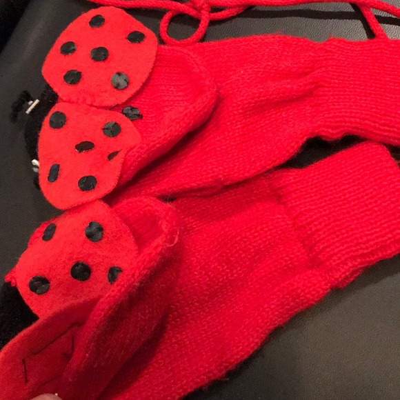 Ladybug 🐞 scarf and mittens set for kids. - Picture 4 of 4