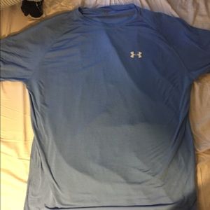 XL Under armour active tee