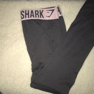 NWOT GYMSHARK FIT LEGGINGS CHARCOAL/CHALK PINK