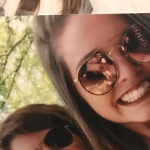 Meet your Posher, Leigh