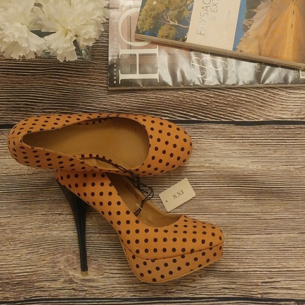 BNWT Sexy Polka Dot Heels