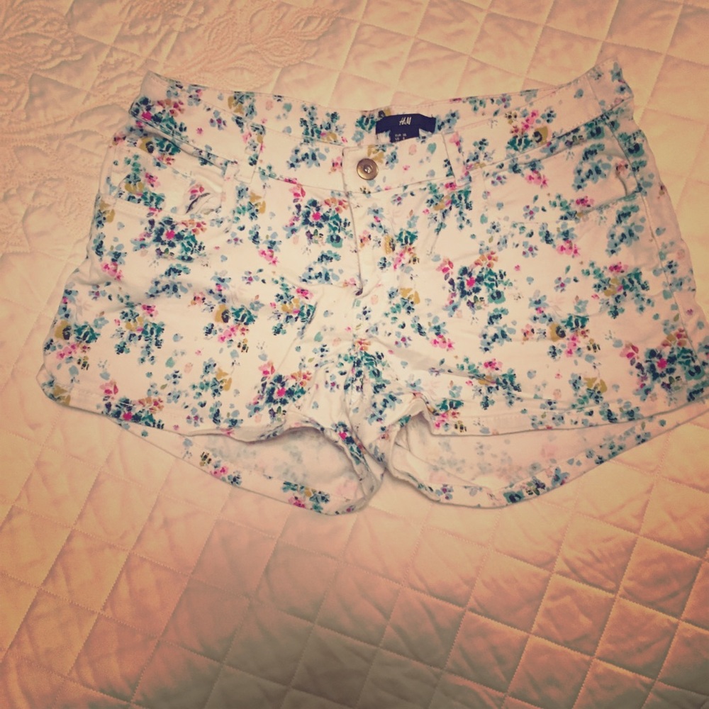 Floral print shorts