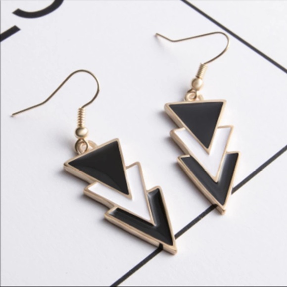 Jewelry - Triangle Earrings (Z22)