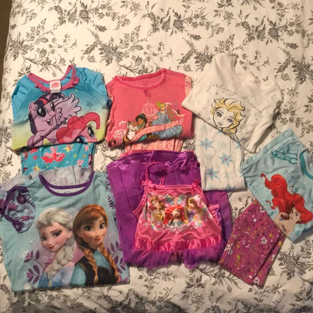 6 pairs of girls size 5 and 6 pajamas