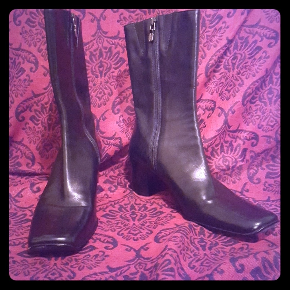 Donald J. Pliner mid calf boot