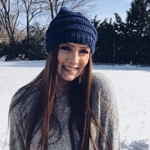 Meet your Posher, Maura