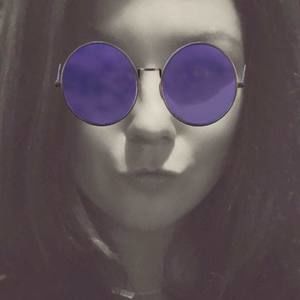 Meet your Posher, Elaine