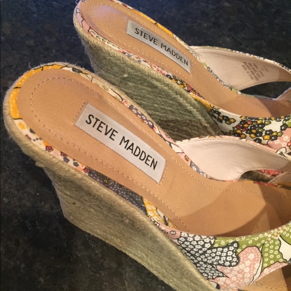 Steve Madden sandals -cute pattern!  Sz 7.5 - Picture 5 of 5