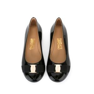 Ferragamo kids ballet flat size 31!!