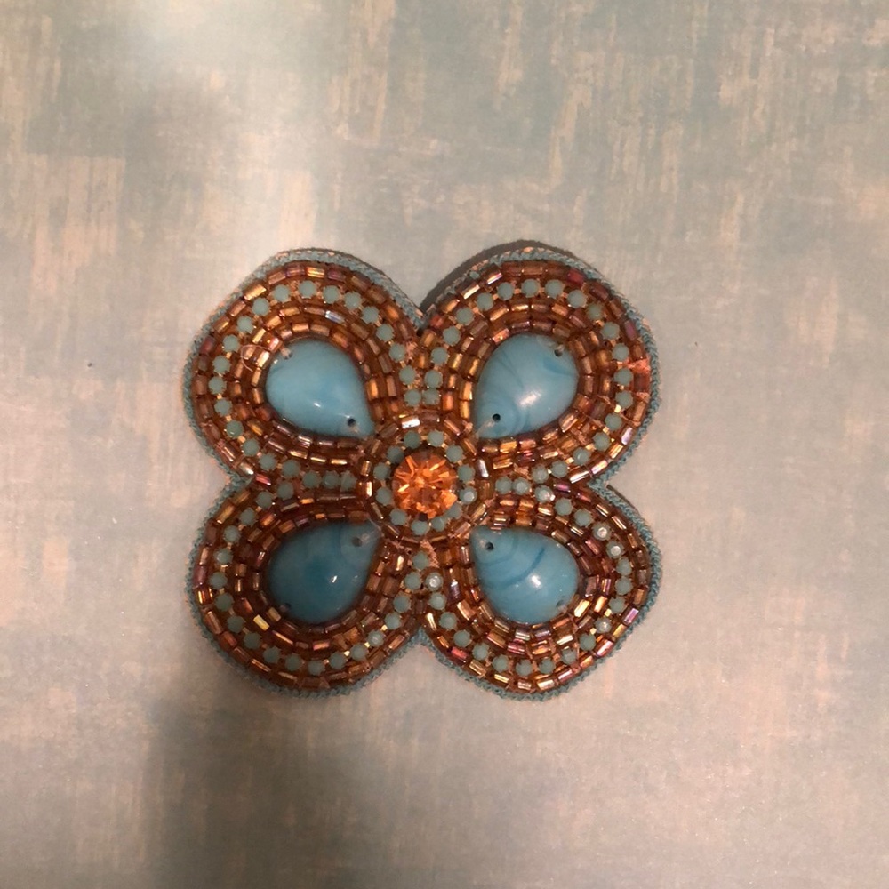 Anthropologie Flower Hair Clip - Picture 3 of 4