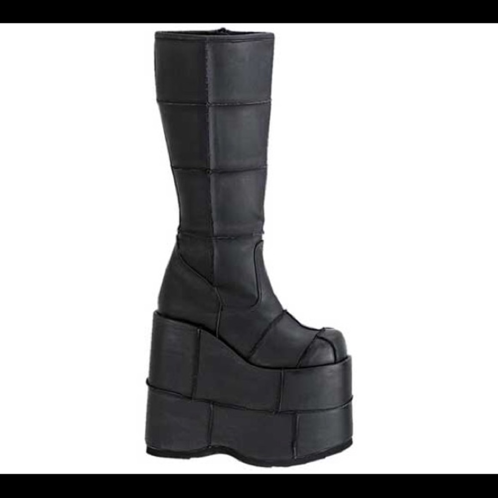 PLATFORM BOOTS