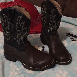 size 9 toddler boys “boots”🤩