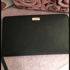💋💕Holiday Sale.  Kate Spade Talla Large Wallet