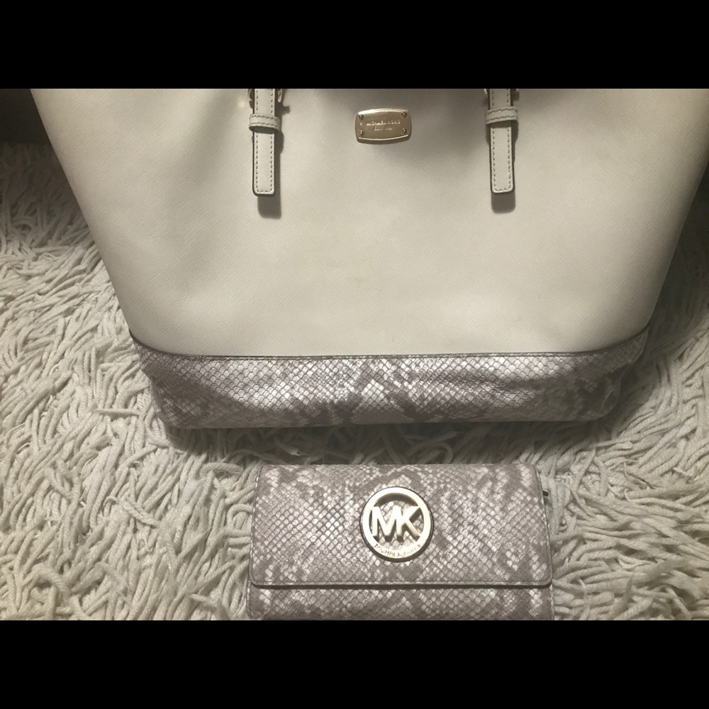 SALE🔥MK purse with matching wallet