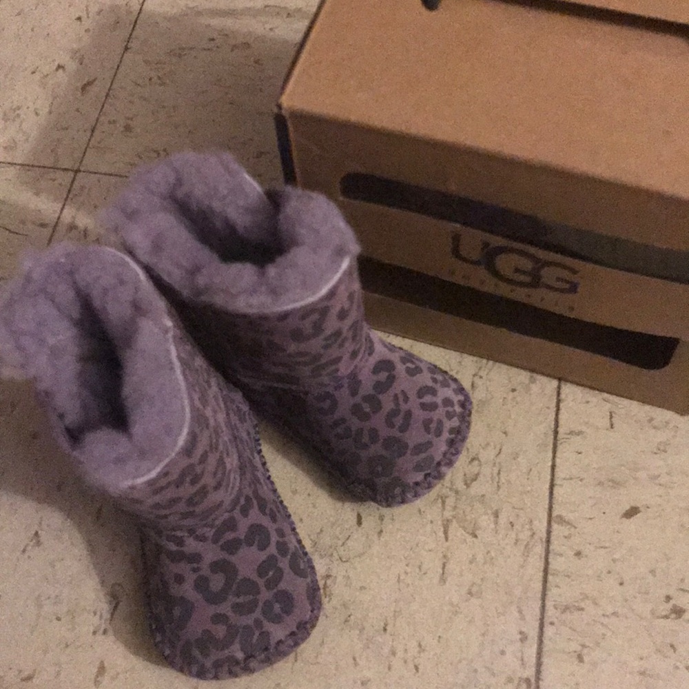 UGG