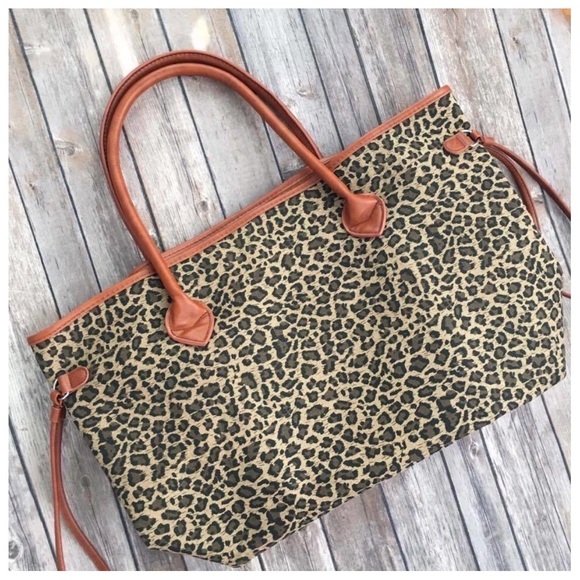 SALE! << Large Leopard Print Tote Bag Purse >> - Picture 3 of 4